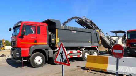 Bakı-Şamaxı-Yevlax avtomobil yolunun 20-23-cü km-lik hissəsində təmir işləri aparılır