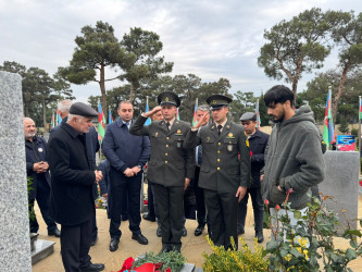 Şəhid Ağayev Ramiz İmamverdi oğlunun şəhadətinin ildönümü ilə əlaqədar məzarı ziyarət olundu