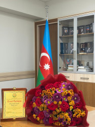 İctimai Şuranın sədri İradə Bağır qızı Rizazadə rayonun ictimai həyatında səmərəli fəaliyyətinə görə və 70 illik yubileyi münasibətilə Binəqədi Rayon İcra Hakimiyyəti başçısının Fəxri Fərmanı ilə təltif edildi