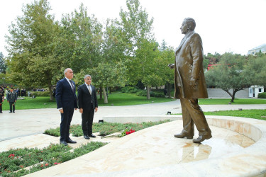 Binəqədi rayonunda "20 Sentyabr - Dövlət Suverenliyi Günü”nə həsr olunmuş “Dövlət Suverenliyi-Müstəqilliyimizin əbədi rəmzidir!” adlı tədbir keçirildi