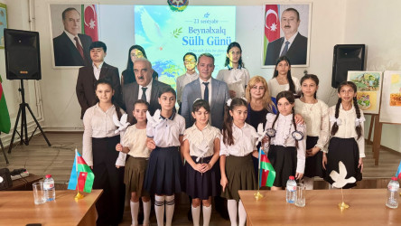 6 № li Uşaq-Gənclər İnkişaf Mərkəzində 21 Sentyabr–Beynəlxalq Sülh Gününə həsr olunmuş  "Sülh, dostluq və həmrəylik naminə” adlı tədbir keçirildi