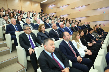 “Şəhərsalma və Memarlıq İli” çərçivəsində Binəqədi rayonunda Ümummilli Lider Heydər Əliyevin anadan olmasının 103-cü ildömümünə həsr olunmuş “TARİXİN, LİDERLİYİN VƏ XİLASKARLIĞIN HEYDƏR ƏLİYEV ZİRVƏSİ" adlı tədbir keçirildi