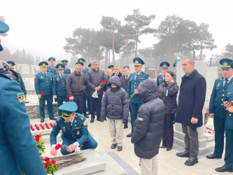 Şəhid Qasımov Abbas Rza oğlunun doğum günü ilə əlaqədar məzarı ziyarət olundu