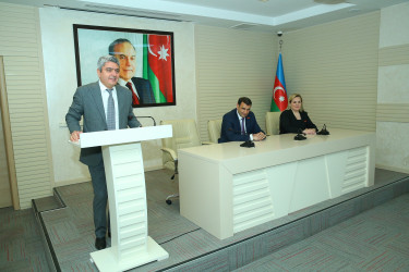 23 iyun 2025-ci il tarixində Binəqədi Rayon İcra Hakimiyyətinin inzibati binasında “23 İyun – Dövlət Qulluqçularının Peşə Bayramı" münasibətilə tədbir keçirildi