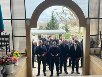 Şəhid Əhmədov Tacir Mehdi oğlunun şəhadətinin ildönümü ilə əlaqədar məzarı ziyarət olundu