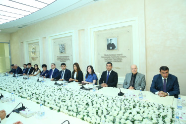 “Konstitusiya və Suverenlik İli” çərçivəsində ümummilli lider Heydər Əliyevin Azərbaycanda ilk dəfə siyasi hakimiyyətə gəlişinə həsr olunmuş “14 iyul 1969-cu il: Tərəqqi yolunun başlanğıcı” mövzusunda tədbir keçirildi
