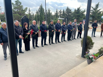 Şəhid Rzaxanov Nihad Natiq oğlunun şəhadətinin ildönümü ilə əlaqədar məzarı ziyarət olundu