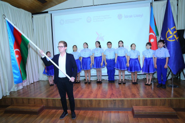 "İdrak” liseyində "Konstutsiya və Suverenlik ili" çərçivəsində “ 8 Noyabr-Zəfər Gününün beşinci ildönümünə həsr olunmuş "Zəfərin qəhrəmanları: şəhidlər və qazilər" adlı tədbir təşkil olundu