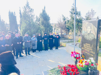 Şəhid Qurbanlı Fəxrəddin Seyfəddin oğlunun doğum günü ilə əlaqədar məzarı ziyarət olundu