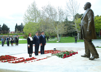 “Şəhərsalma və Memarlıq İli” çərçivəsində xalqımızın ümmumilli lideri Heydər Əliyevin əziz xatirəsinə həsr olunmuş “Heydər Əliyev və Azərbaycan tarixi” mövzusunda elmi-praktik konfransın rayon mərhələsi keçirildi