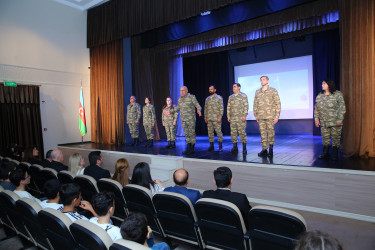 Binəqədi Rayon İcra Hakimiyyətinin təşəbbüsü və Şuşa Dövlət Musiqili Dram Teatrının təşkilatçılığı ilə “Dəmir yumruq” adlı ədəbi-bədii kompozisiya nümayiş etdirildi