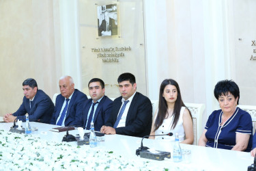 “Konstitusiya və Suverenlik İli” çərçivəsində ümummilli lider Heydər Əliyevin Azərbaycanda ilk dəfə siyasi hakimiyyətə gəlişinə həsr olunmuş “14 iyul 1969-cu il: Tərəqqi yolunun başlanğıcı” mövzusunda tədbir keçirildi