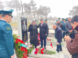 Şəhid Qasımov Abbas Rza oğlunun doğum günü ilə əlaqədar məzarı ziyarət olundu
