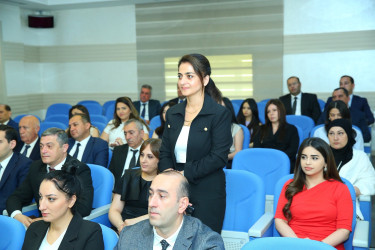 23 iyun 2025-ci il tarixində Binəqədi Rayon İcra Hakimiyyətinin inzibati binasında “23 İyun – Dövlət Qulluqçularının Peşə Bayramı" münasibətilə tədbir keçirildi