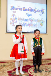 “Konstitusiya və Suverenlik İli” çərçivsində Binəqədi rayonu Vahid Əzizov adına 30 nömrəli tam orta məktəbdə "1 iyun - Uşaqların Beynəlxalq Müdafiəsi Günü”nə həsr edilmiş “Suveren dövlətin gələcəyi” adlı tədbir keçirildi