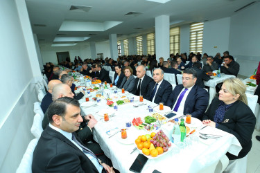 Binəqədi Rayon İcra Hakimiyyətinin təşkilatçılığı ilə Heydər Məscidində xalqımızın Ümummilli Lideri Heydər Əliyevin əziz xatirəsinə ehsan süfrəsi təşkil olundu