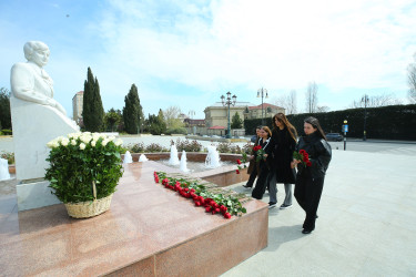 15 aprel 2026-cı il tarixində əməkdar elm xadimi, tibb elmləri doktoru, görkəmli oftolmoloq-alim, akademik Zərifə xanım Əliyevanın əziz xatirəsi  Binəqədi rayon ictimaiyyəti tərəfindən böyük ehtiramla yad edildi