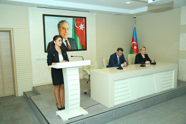 23 iyun 2025-ci il tarixində Binəqədi Rayon İcra Hakimiyyətinin inzibati binasında “23 İyun – Dövlət Qulluqçularının Peşə Bayramı" münasibətilə tədbir keçirildi