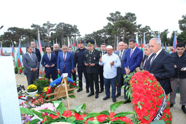 Antiterror əməliyyatı zamanı ən uca Zirvə-Şəhidlik zirvəsinə ucalmış şəhidimiz Xəlilli Məhəməd İlqar oğlunun Binəqədi rayonunda il mərasimi keçirildi