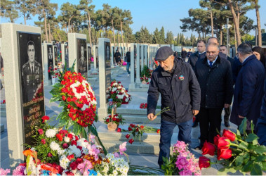 8 Noyabr- “Zəfər Günü”nün beşinci ildönümü ilə əlaqədar ölkəmizin hər yerində olduğu kimi Binəqədi rayonunda da şəhidlərimizin əziz xatirəsi böyük ehtiramla yad edildi