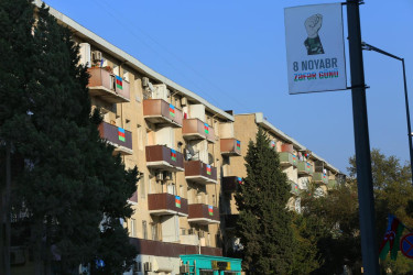 8 Noyabr-“Zəfər Günü” və 9 Noyabr-“Dövlət Bayrağı Günü”münasibətilə Binəqədi rayonunun küçə və prospektləri Azərbaycan Respublikasının üçrəngli bayraqları ilə bəzədilib
