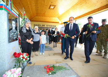 27 Sentyabr Anım Günü ilə əlaqədar ölkəmizin hər yerində olduğu kimi Binəqədi rayonunda da şəhidlərimizin əziz xatirəsi böyük ehtiramla yad edildi