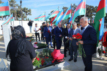 27 Sentyabr - “Anım Günü” ilə əlaqədar ölkəmizin hər yerində olduğu kimi Binəqədi rayonunda da şəhidlərimizin əziz xatirəsi böyük ehtiramla yad edildi