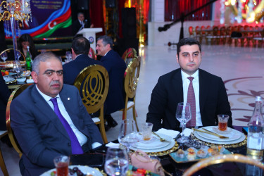 Binəqədi rayonunda “Şəhərsalma və Memarlıq İli” çərçivəsində 15 İyun-Milli Qurtuluş Gününə həsr olunmuş “MİLLİ QURTULUŞDAN BAŞLANAN TƏRƏQQİ VƏ ZƏFƏR YOLU” adlı tədbir keçirildi