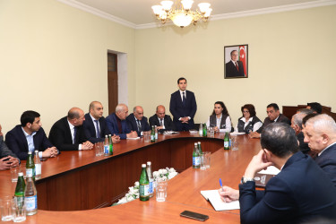 29 Aprel 2025-ci il tarixində Binəqədi Rayon İcra Hakimiyyətinin təşkilatçılığı ilə rayon ərazisində təhlükəsiz tullantıların idarə olunması sisteminin təkmilləşdirilməsi mövzusunda kollegial iclas keçirildi