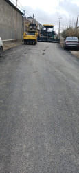 Biləcəri qəsəbəsində uzunluğu 500 metr olan Maralan küçəsində asfaltlama işləri davam etdirilir