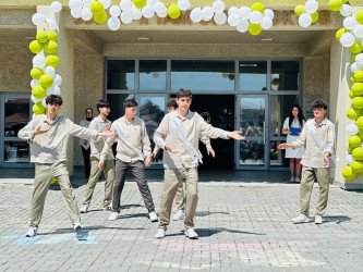 2025-2026-cı tədris ilinin başa çatması münasibətilə Binəqədi rayonunun orta ümumtəhsil müəssisələrində “Son zəng” tədbirləri keçirildi