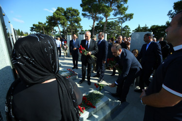 27 Sentyabr Anım Günü ilə əlaqədar ölkəmizin hər yerində olduğu kimi Binəqədi rayonunda da şəhidlərimizin əziz xatirəsi böyük ehtiramla yad edildi