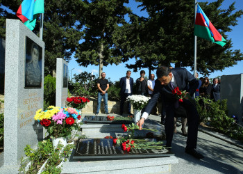27 Sentyabr Anım Günü ilə əlaqədar ölkəmizin hər yerində olduğu kimi Binəqədi rayonunda da şəhidlərimizin əziz xatirəsi böyük ehtiramla yad edildi