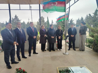 Şəhid Baxışova Arəstə Kərim qızının doğum günü ilə əlaqədar məzarı ziyarət olundu