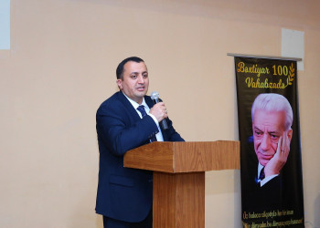 Azərbaycan ədəbiyyatının görkəmli nümayəndəsi, xalq şairi, dramaturq, ədəbiyyatşünas, pedaqoq və ictimai xadim, akademik Bəxtiyar Vahabzadənin anadan olmasının 100 illik yubileyinə həsr olunmuş “Şeirin Bəxtiyar Nidası” adlı tədbir keçirildi