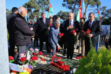 Binəqədi rayonunda 8 Noyabr - “Zəfər Günü” ilə əlaqədar şəhidlərimizin əziz xatirəsi böyük ehtiramla yad edildi