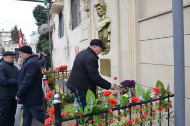 Şəhid Qurbanov Davud Taryel oğlunun doğum günü ilə əlaqədar xatirə barelyefi ziyarət olundu