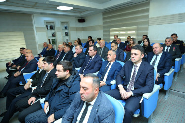 “Binəqədi rayonunda 2025-ci ildə Mülki müdafiə sahəsində görülmüş işlərin yekunları və 2026-cı ildə qarşıda duran vəzifələr” və “Yanğın təhlükəsizliyinin təmin olunmasında Fövqəladə Hallar Nazirliyi, yerli icra hakimiyyəti və özünüidarəetmə orqanlarının birgə fəaliyyəti” mövzusunda rayon müşavirəsi keçirildi