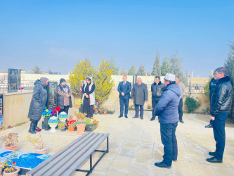 Şəhid Əzizov Elgün Elman oğlunun doğum günü ilə əlaqədar məzarı ziyarət olundu