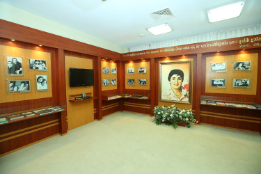 22 aprel 2026-cı il tarixində Binəqədi rayonunda Azərbaycan tibb elminin inkişafında müstəsna xidmətləri olan görkəmli alim, Əməkdar elm xadimi, tibb elmləri doktoru, professor, akademik Zərifə xanım Əliyevanın anadan olmasının 103 illiyi münasibətilə Milli Oftalmologiya Mərkəzində Xatirə muzeyinə ziyarət təşkil olundu