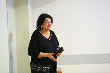 22 aprel 2026-cı il tarixində Binəqədi rayonunda Azərbaycan tibb elminin inkişafında müstəsna xidmətləri olan görkəmli alim, Əməkdar elm xadimi, tibb elmləri doktoru, professor, akademik Zərifə xanım Əliyevanın anadan olmasının 103 illiyi münasibətilə Milli Oftalmologiya Mərkəzində Xatirə muzeyinə ziyarət təşkil olundu