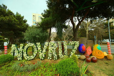Novruz bayramı ərəfəsində Binəqədi rayonunun prospektləri, küçələri, parkları bayram əhval-ruhiyyəsi ilə bəzədilib