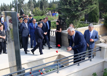 27 Sentyabr - “Anım Günü” ilə əlaqədar ölkəmizin hər yerində olduğu kimi Binəqədi rayonunda da şəhidlərimizin əziz xatirəsi böyük ehtiramla yad edildi