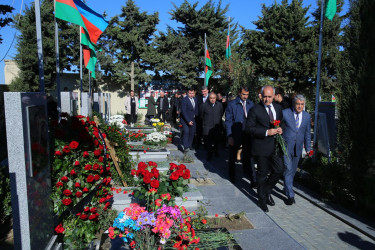 Binəqədi rayonunda 8 Noyabr - “Zəfər Günü” ilə əlaqədar şəhidlərimizin əziz xatirəsi böyük ehtiramla yad edildi