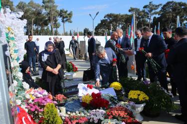 27 Sentyabr - “Anım Günü” ilə əlaqədar ölkəmizin hər yerində olduğu kimi Binəqədi rayonunda da şəhidlərimizin əziz xatirəsi böyük ehtiramla yad edildi