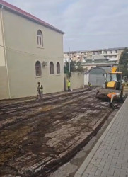 Binəqədi rayonu M.Ə.Rəsulzadə qəsəbəsi, H.Ağamalıyev küçəsində abadlıq işləri çərçivəsində yeni asfalt örtüyü çəkildi