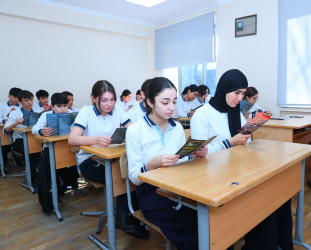 Binəqədi rayonu 283 № li tam orta məktəbdə valideynlərin iştirakı ilə “Narkomanlığa qarşı mübarizədə ailələrin rolu” mövzusunda maarifləndirici görüş keçirildi