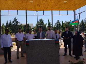 Şəhid Bağırov Elçin Yunus oğlunun doğum günü ilə əlaqədar məzarı ziyarət olundu