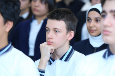 Binəqədi rayonu 267 № li məktəb-liseydə "Narkotiksiz gələcək naminə!” mövzusunda növbəti maarifləndirici tədbir keçirildi.