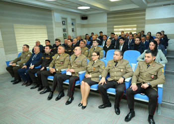 “Binəqədi rayonunda 2025-ci ildə Mülki müdafiə sahəsində görülmüş işlərin yekunları və 2026-cı ildə qarşıda duran vəzifələr” və “Yanğın təhlükəsizliyinin təmin olunmasında Fövqəladə Hallar Nazirliyi, yerli icra hakimiyyəti və özünüidarəetmə orqanlarının birgə fəaliyyəti” mövzusunda rayon müşavirəsi keçirildi